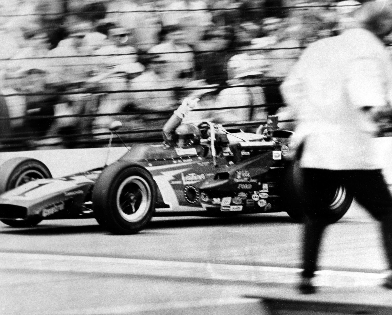 1971: Al Unser wins second straight Indy 500 in record speed